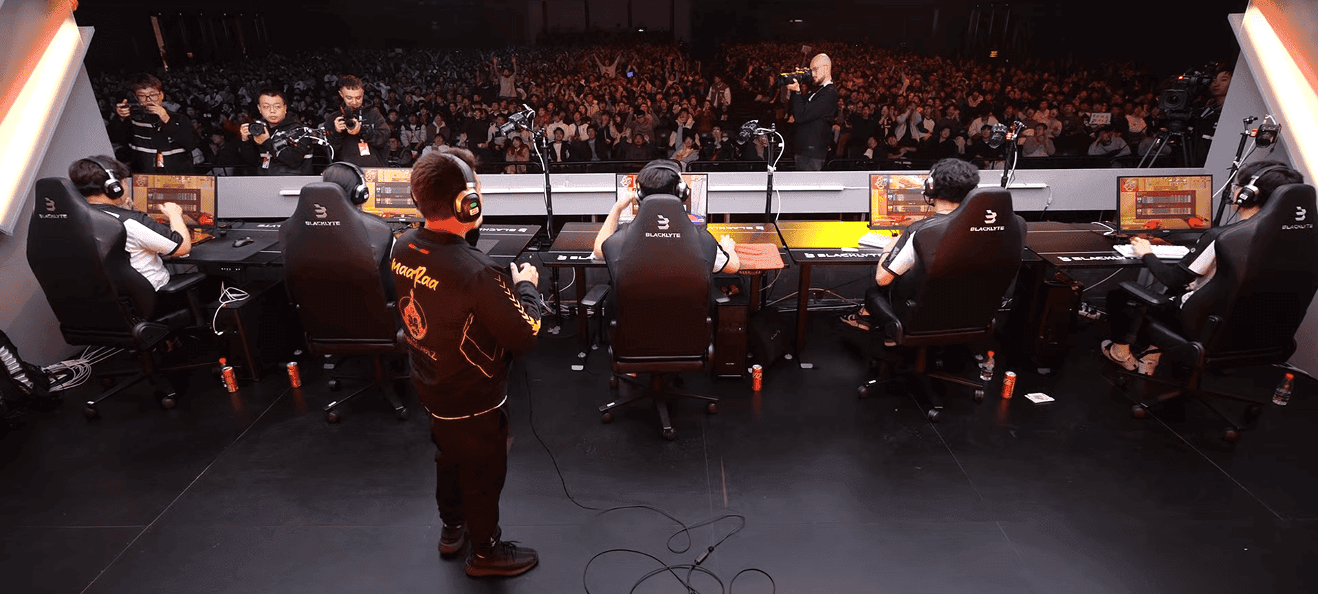 Vitality and The MongolZ Secure the First Playoff Spots at the Shanghai Major
